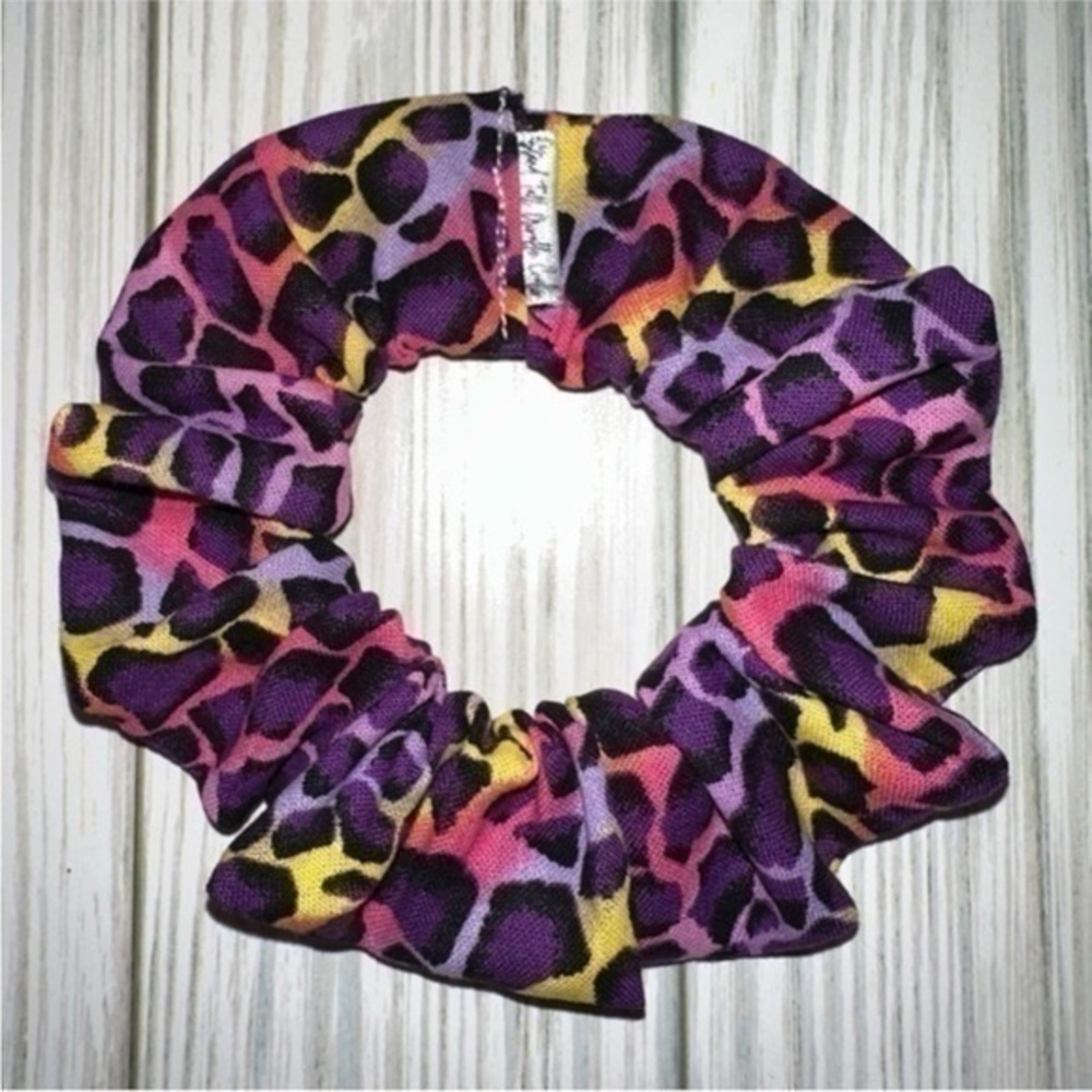 $7ea or 3/$15 Lisa frank 90s ombré cheetah hair Scrunchie